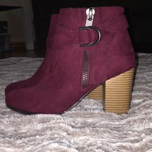 Maroon Heel booties worn twice size 8